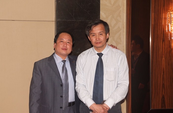 中國太陽能之父黃鳴先生與郭錄升總經理探討科技對企業的推動力量并為本公司帶來了多項技術支持